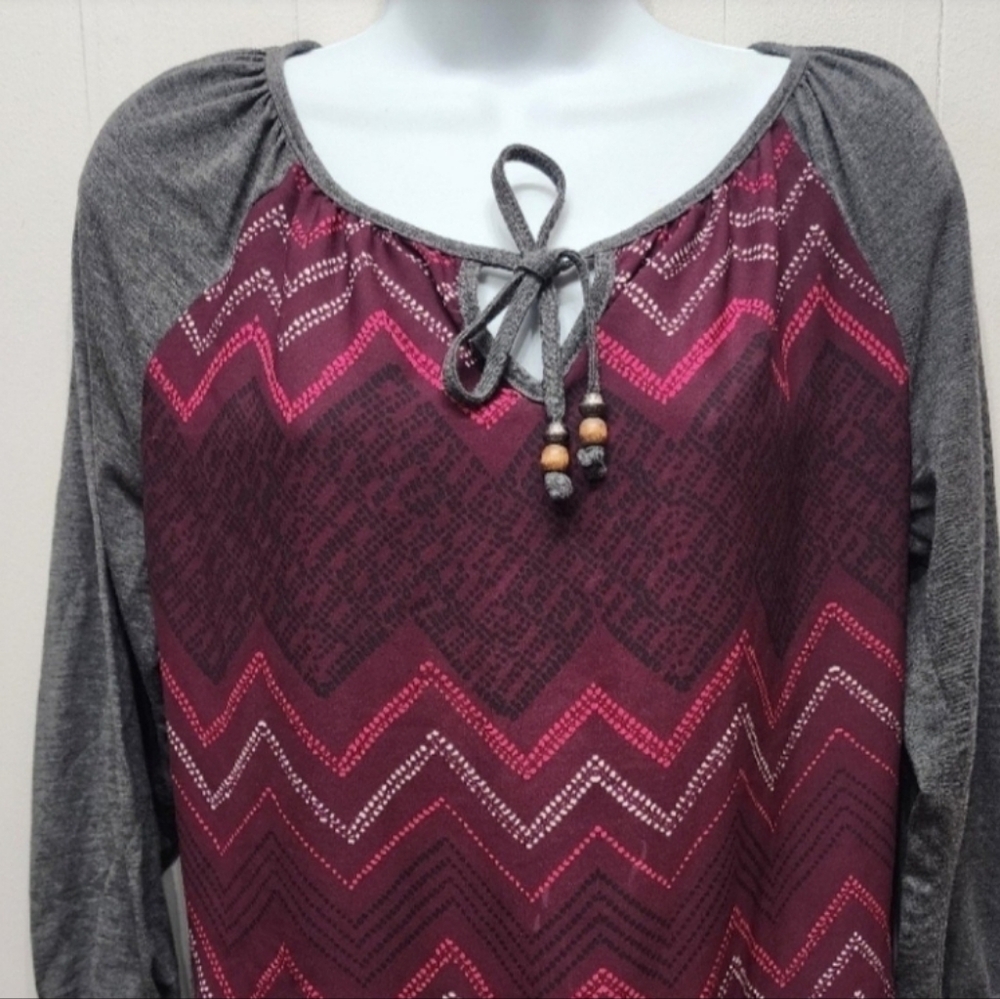 Jolt Shirt Medium Casual Multicolor VNeck 3/4 Sleeve Lace Back Lightweight B454
